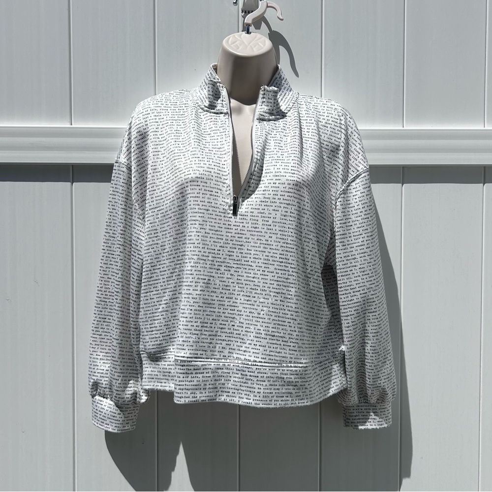 Tahari Newsprint 1/2 Zip Pullover Buttery Soft | Size Medium with 8% elastane
